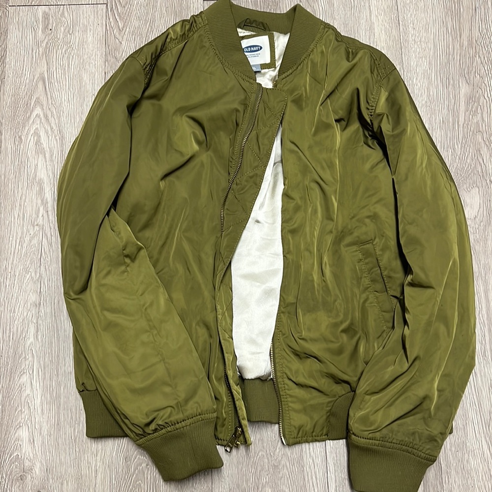 Puffer Jacket With Pockets.